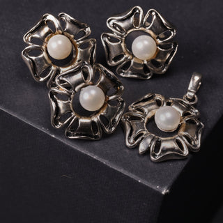 Flower to the Pearl - Ring, Earrings, Pendant